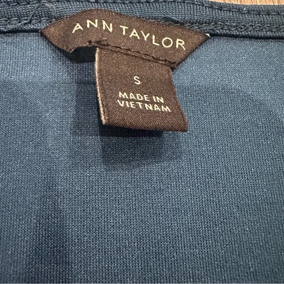 Ann Taylor Teal Ruched Sleeve Long Sleeve Boat Neck Blouse Top Women’s Small - Picture 4 of 4